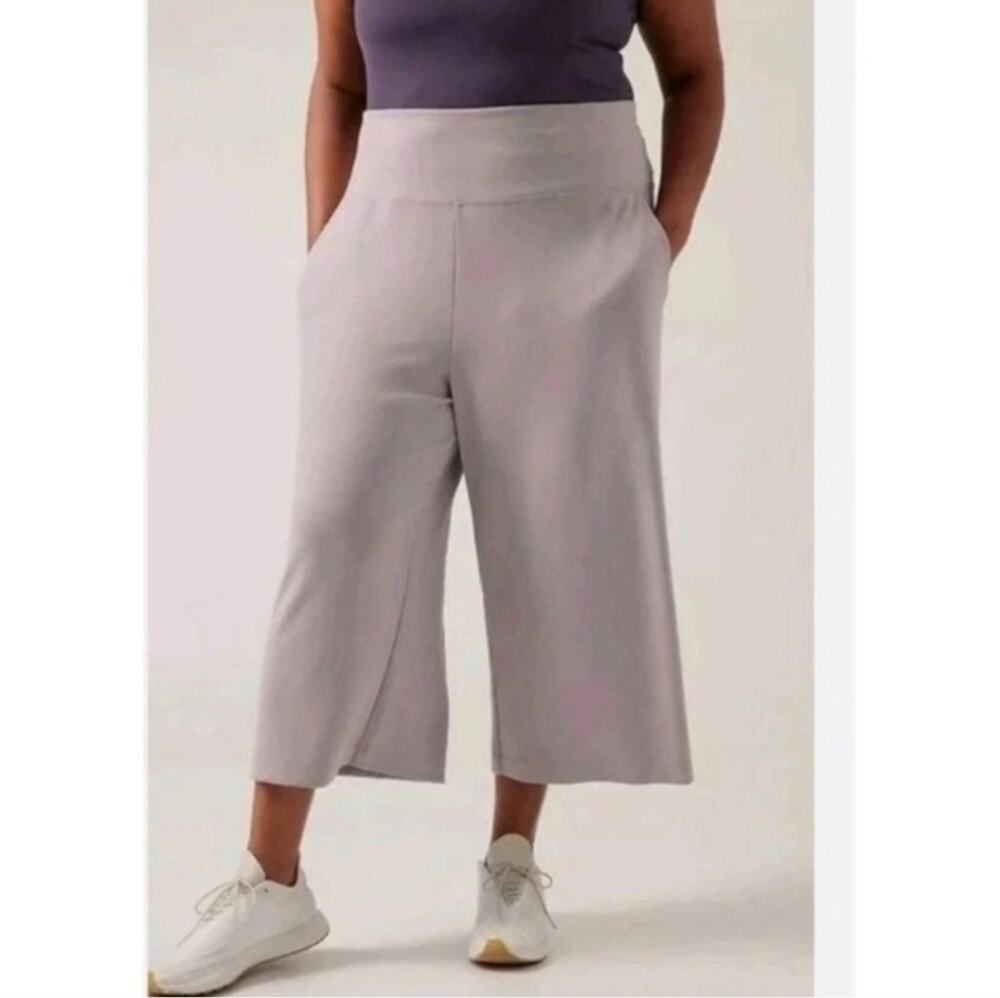 Athleta Seasoft Wide Crop Pant Size XL